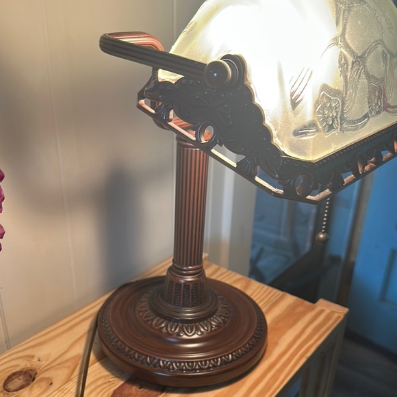 Vintage Style Bronze and Cream Table Lamp - Picture 5 of 11